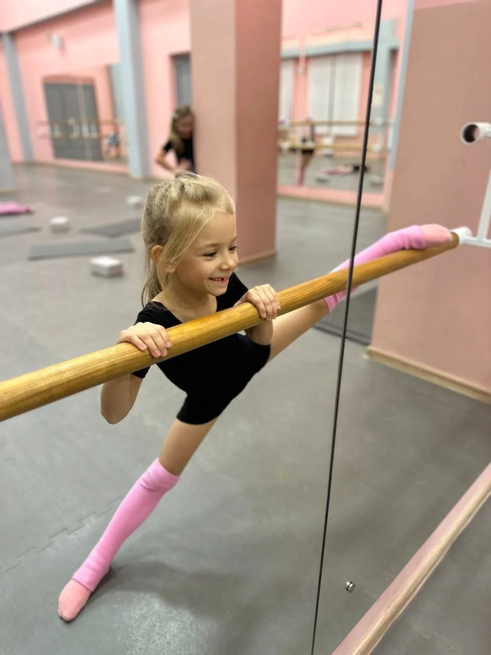 Гимнастика для детей в Могилёве в школе-студии ЛиМи